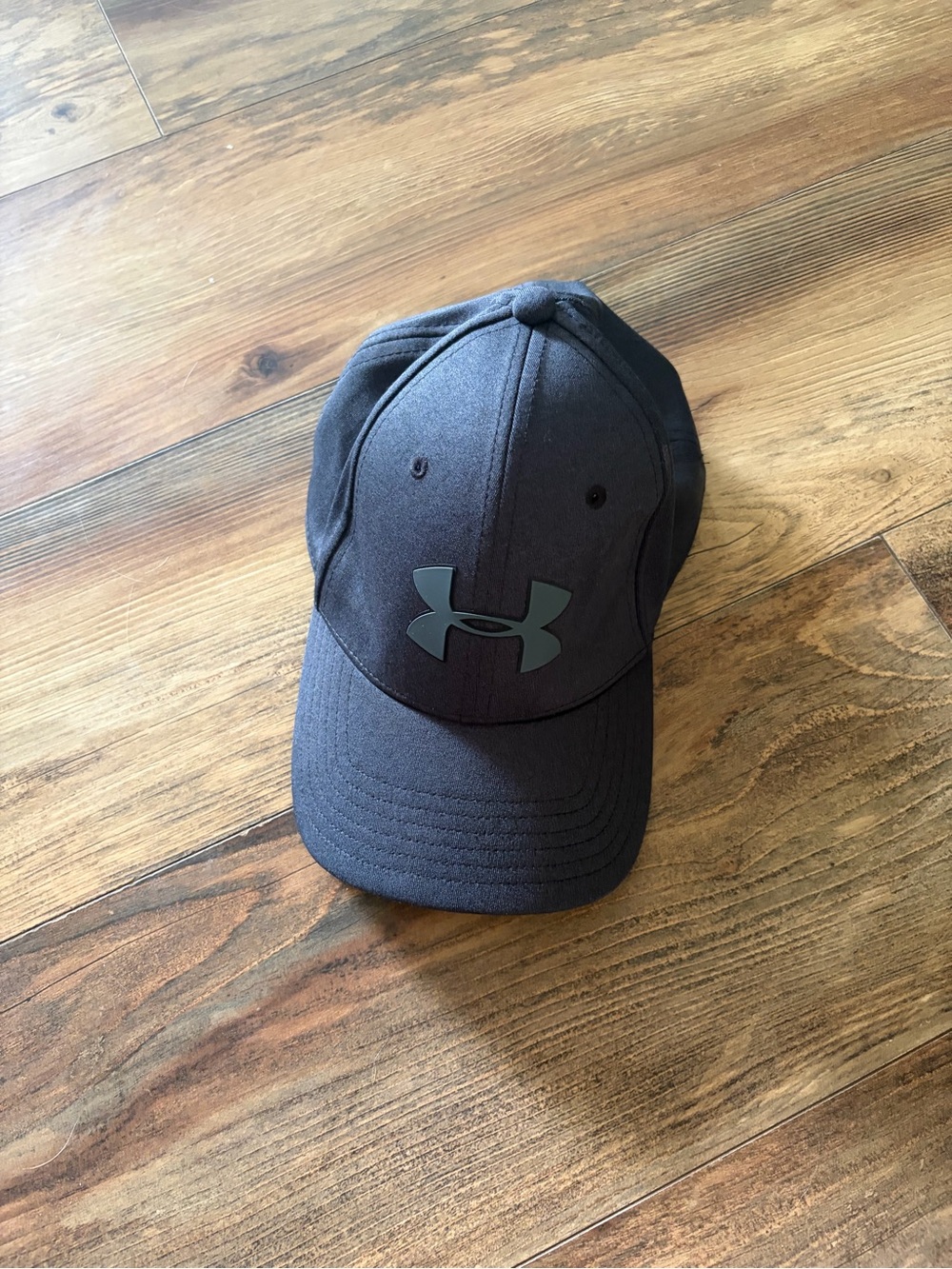 Under Armour Men’s Charcoal Gray Baseball Cap with Logo